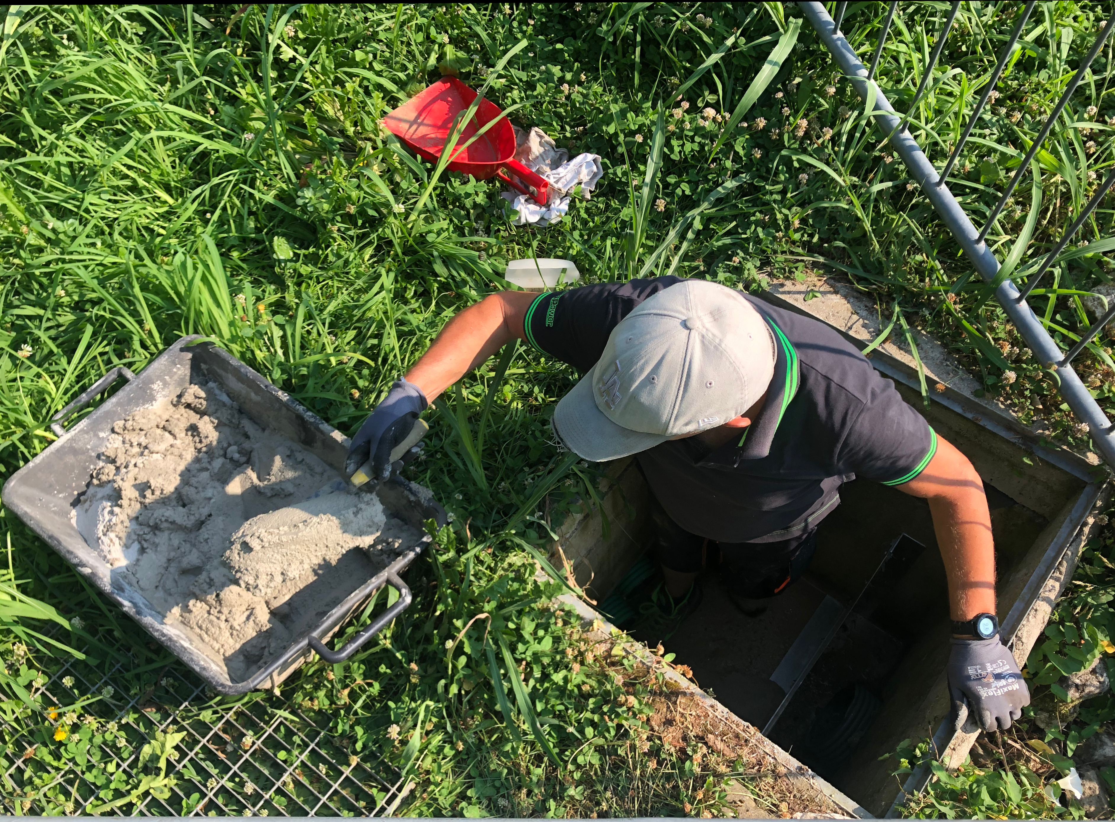 SpongeScapes maintenance of monitoring stations in Italy